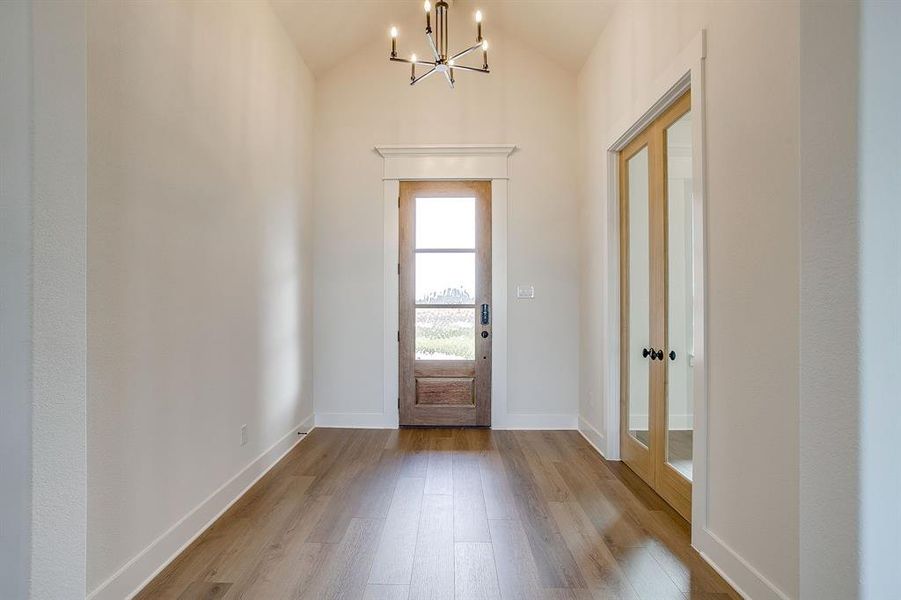 Spacious, unfurnished interior of a new home in , Waxahachie (Image 26).