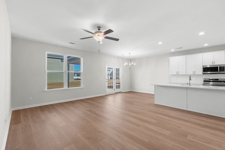 Spacious, unfurnished interior of a new home in McAllister Pointe, Richmond Hill (Image 14).