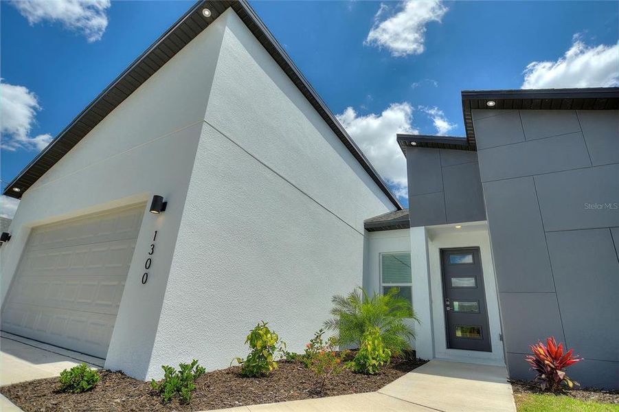 Exterior details and patio area of a home in , Arcadia (Image 15).