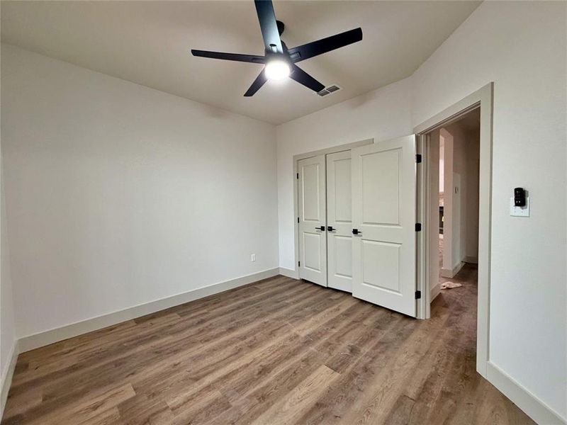 SAMPLE PHOTO - Finishes and colors will vary.