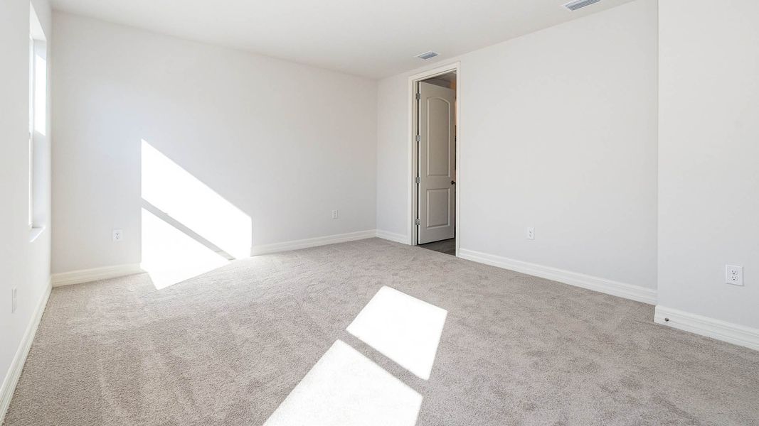 Spacious, unfurnished interior of a new home in Riverwalk of Cocoa, Cocoa (Image 15).