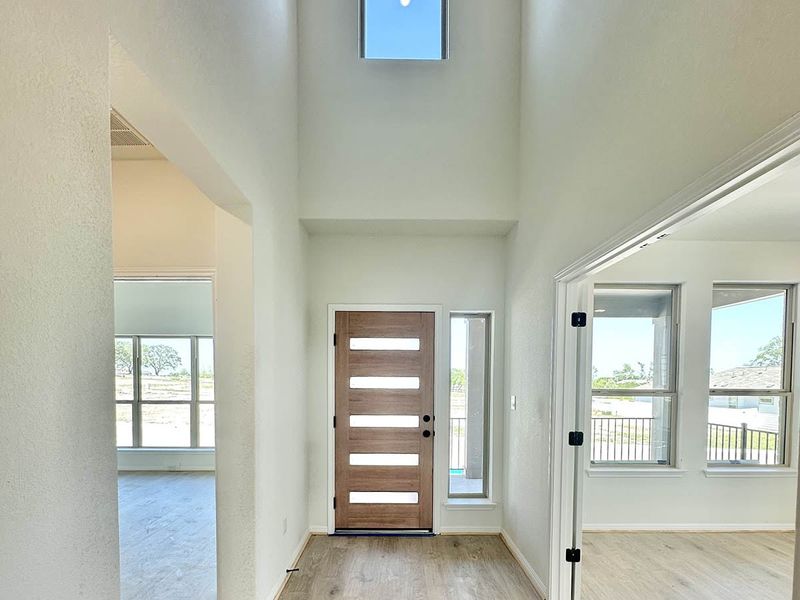 Spacious, unfurnished interior of a new home in Sage Hollow, Kyle (Image 5).