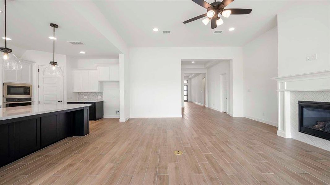 Spacious, unfurnished interior of a new home in Sweetgrass, Haslet (Image 16). Spacious, unfurnished interior of a new home in Sweetgrass, Haslet (Image 16).