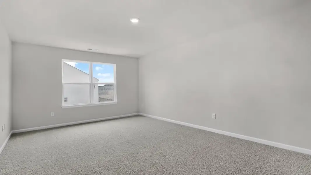 Spacious, unfurnished interior of a new home in Martin Farms, Aberdeen (Image 31).