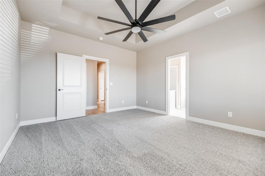 Spacious, unfurnished interior of a new home in , Amarillo (Image 3).