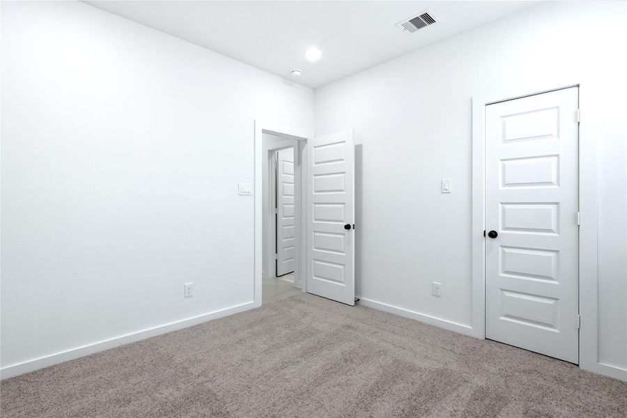 Spacious, unfurnished interior of a new home in Foxtail Palms, Manvel (Image 34).