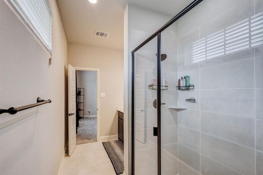 Furnished interior view inside a new home in , Rowlett (Image 14).