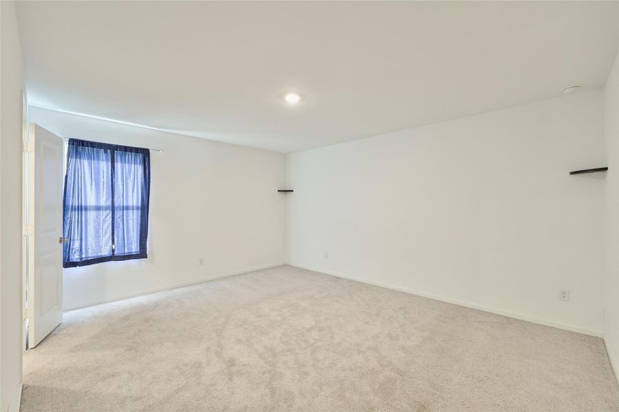 Spacious, unfurnished interior of a new home in Tavola: Cottage Collection, New Caney (Image 34).