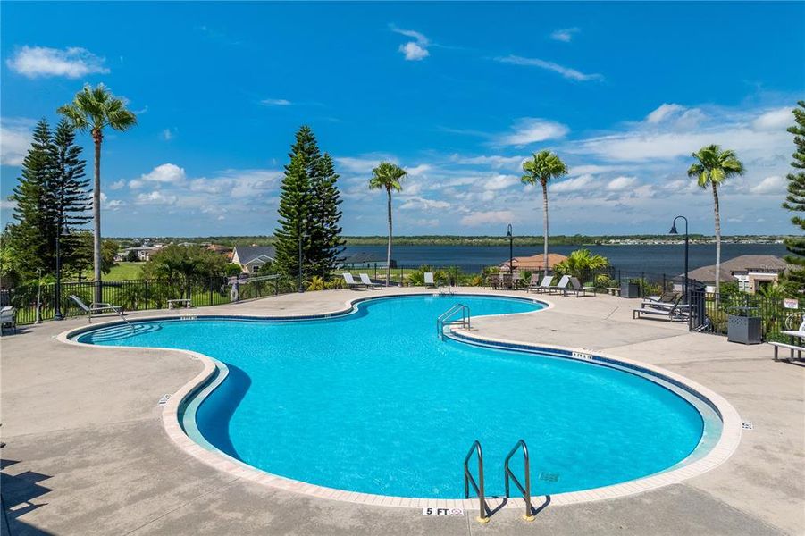 Community amenities in , Auburndale (Image 26).