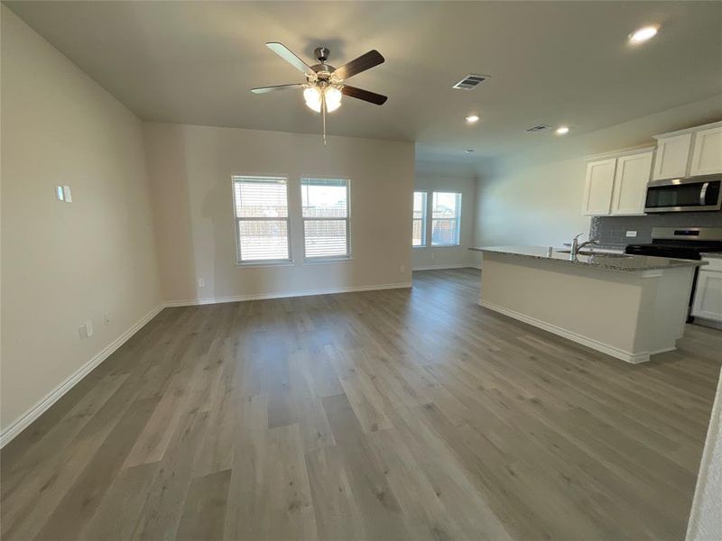 Spacious, unfurnished interior of a new home in Elevon, Lavon (Image 18). Spacious, unfurnished interior of a new home in Elevon, Lavon (Image 18).