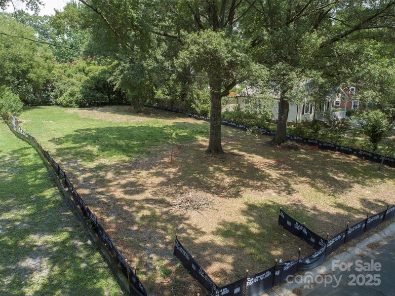 Image 33 of a home in .