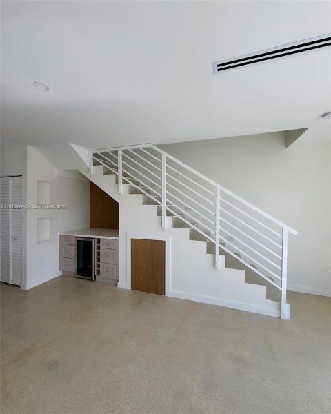 Spacious, unfurnished interior of a new home in , Key Largo (Image 18). Spacious, unfurnished interior of a new home in , Key Largo (Image 18).