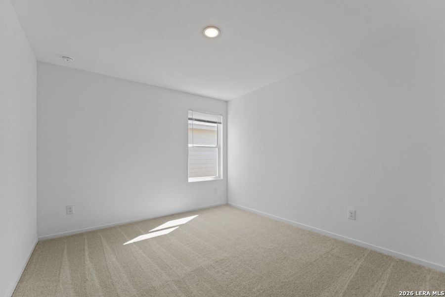 Spacious, unfurnished interior of a new home in Friendship Oaks, Fredericksburg (Image 20).