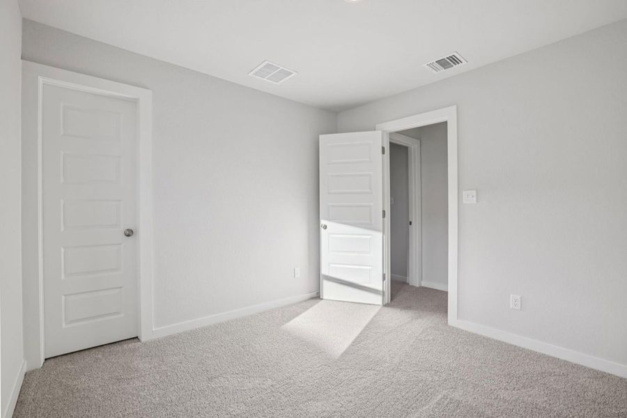 Spacious, unfurnished interior of a new home in Avery Centre, Round Rock (Image 23).