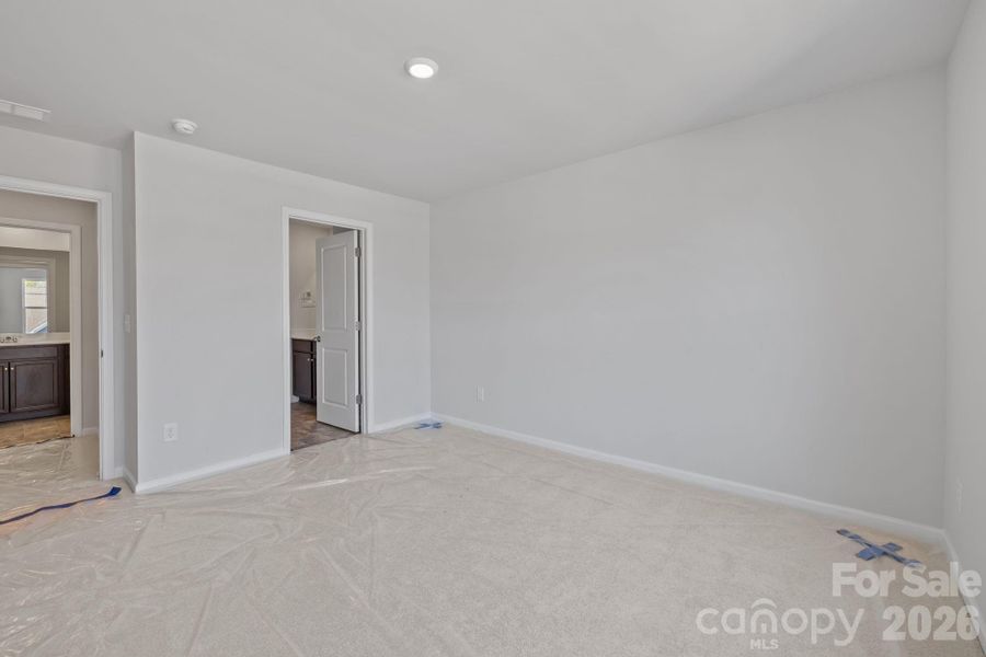Spacious, unfurnished interior of a new home in McFarland Estates, York (Image 21).