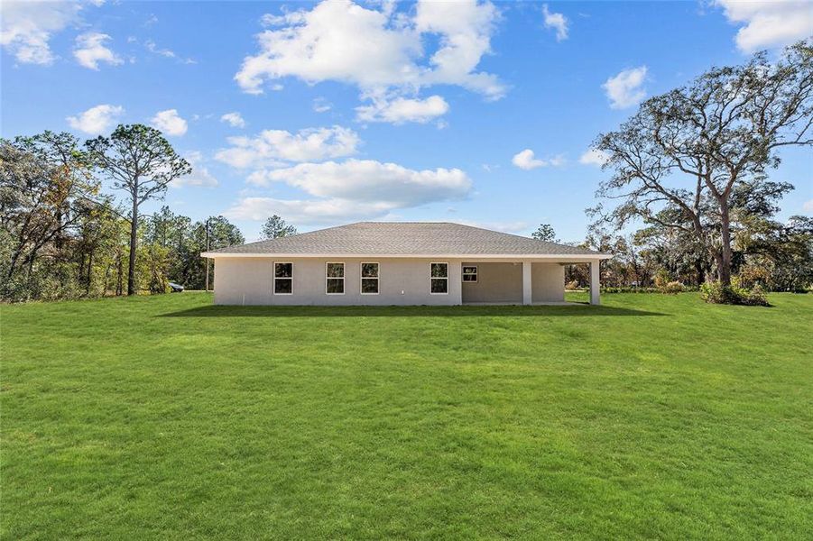 Exterior details and patio area of a home in , Dunnellon (Image 21). Exterior details and patio area of a home in , Dunnellon (Image 21).