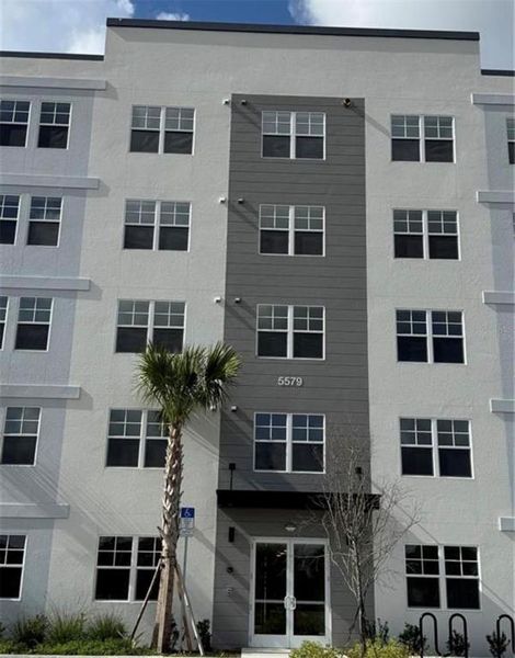 Condo located in Orlando, FL showcasing its design and architecture (Image 1). Condo located in Orlando, FL showcasing its design and architecture (Image 1).