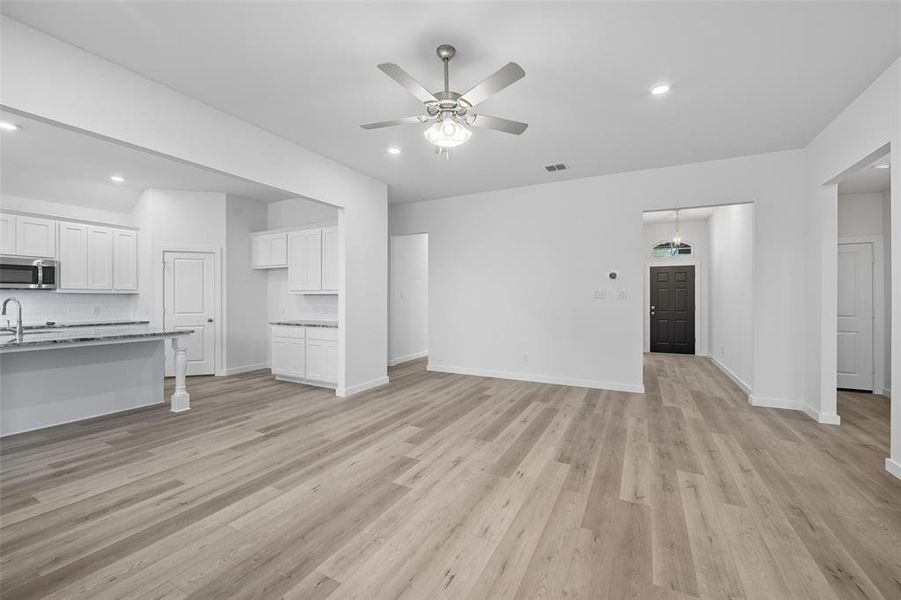 Spacious, unfurnished interior of a new home in Arbor Oaks, Boyd (Image 27). Spacious, unfurnished interior of a new home in Arbor Oaks, Boyd (Image 27).