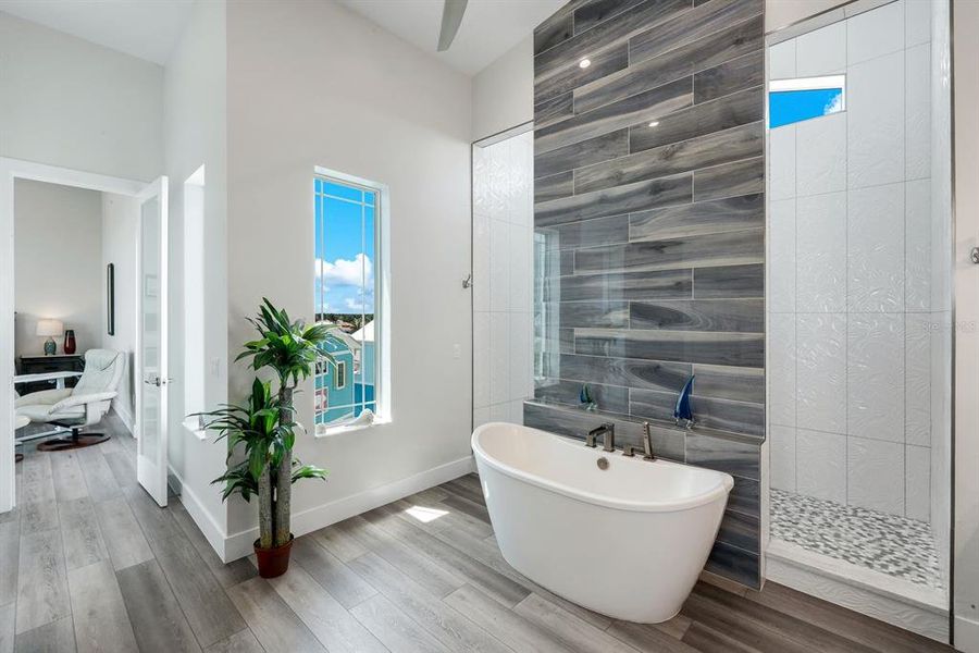 Furnished interior view inside a new home in , Cape Coral (Image 18).