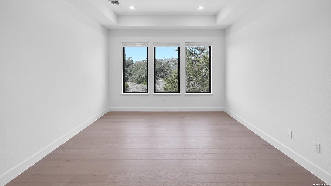 Spacious, unfurnished interior of a new home in Johnson Ranch, Bulverde (Image 18).