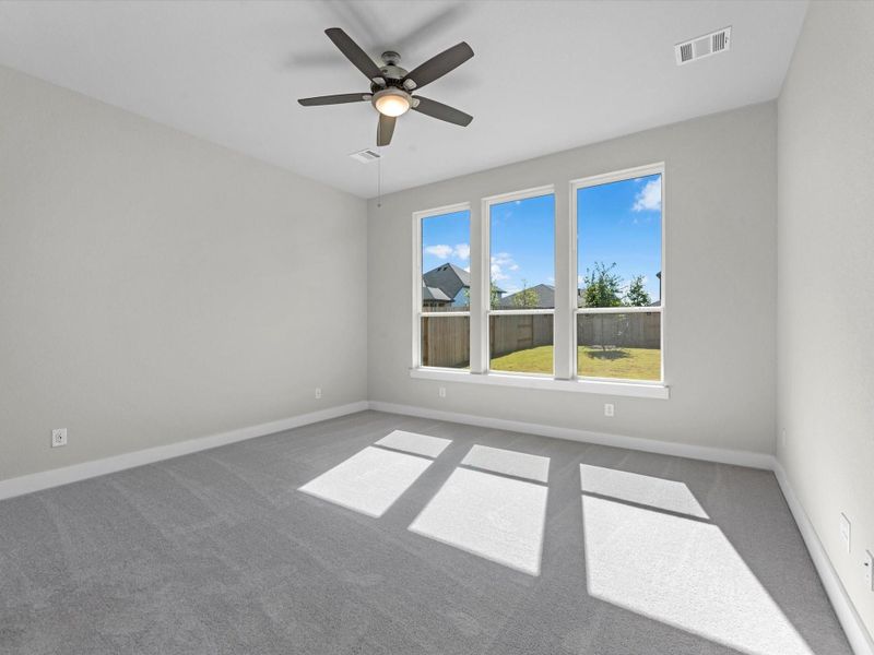 Spacious, unfurnished interior of a new home in Garden Glen at Clopton Farms, Montgomery (Image 10).