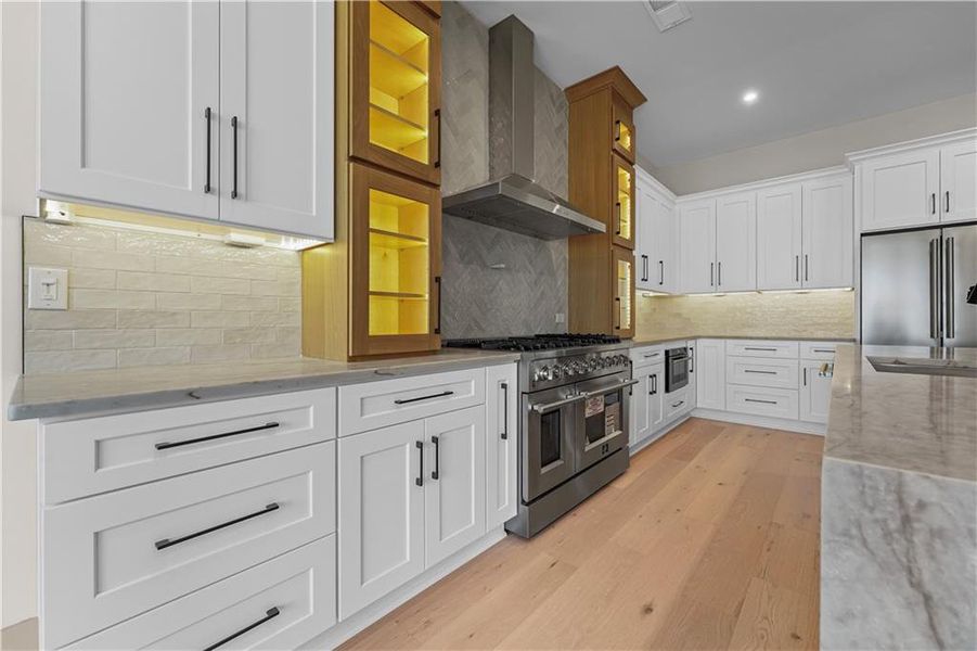 Furnished interior view inside a new home in , Gainesville (Image 19).