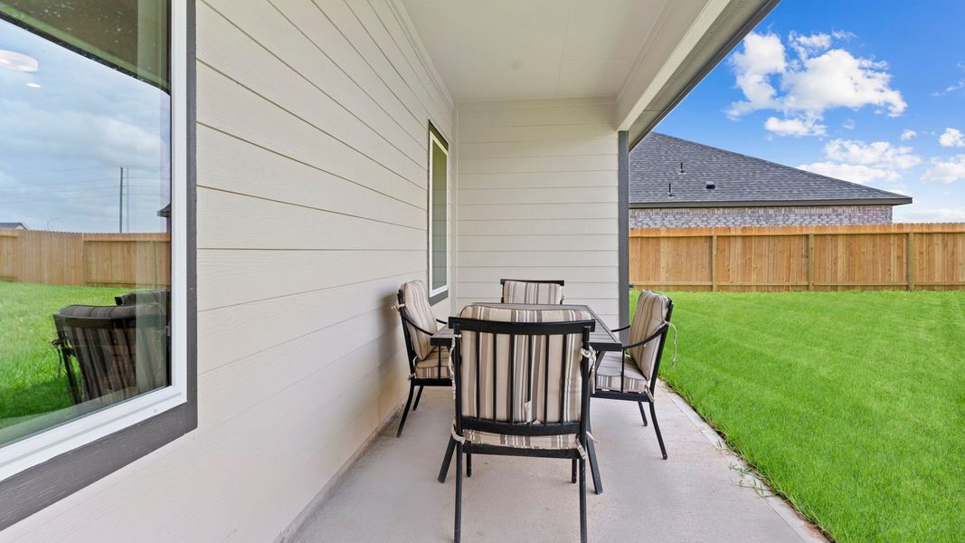 Exterior details and patio area of a home in Tamarron, Fulshear (Image 4).