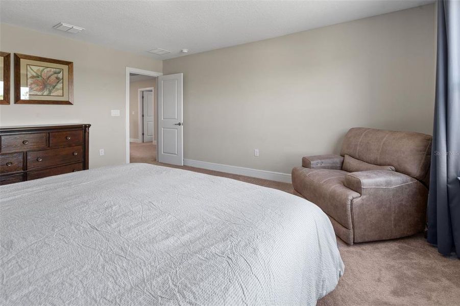 Furnished interior view inside a new home in , Montverde (Image 37).