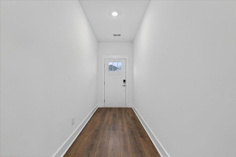 Spacious, unfurnished interior of a new home in , Summerville (Image 38).