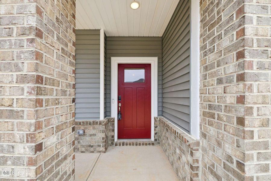 6-web-or-mls-Raleigh - Oak Manor - 137 K