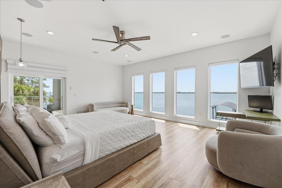Furnished interior view inside a new home in , Merritt Island (Image 40).