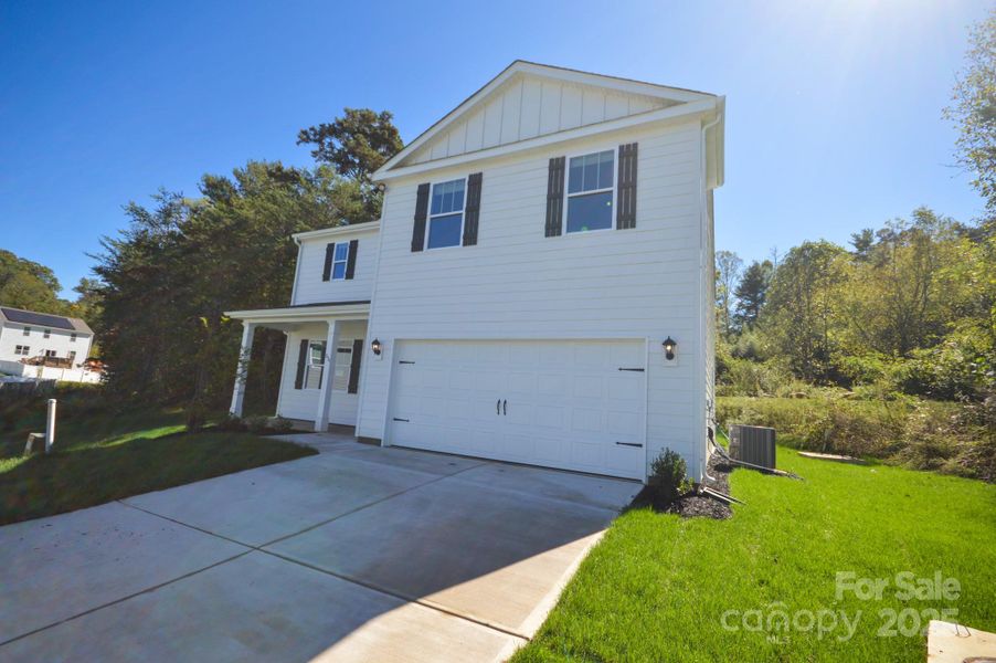 Image 28 of a home in Rydele Heights.