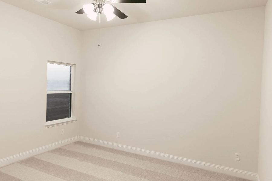 Representative unfurnished interior of a home built from the Keystone by Stonehollow Homes in Sister Grove II, Van Alstyne (Image 25).