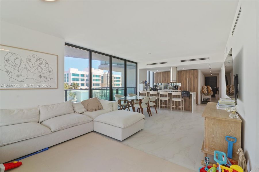Furnished interior view inside a new home in Alana Bay Harbor Islands, Bal Harbour (Image 19).