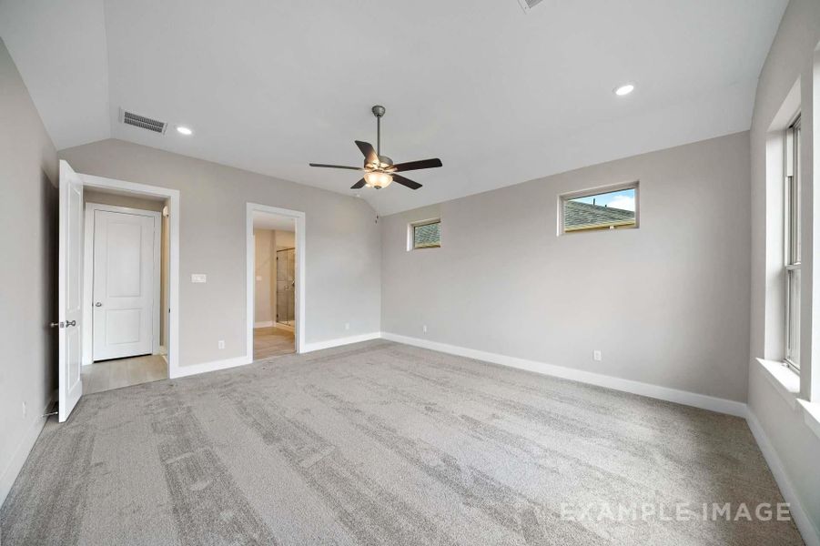 Spacious, unfurnished interior of a new home in Lago Mar, Texas City (Image 27).