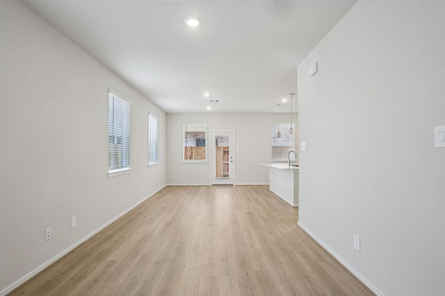 Spacious, unfurnished interior of a new home in Pinewood Trails - City Series, Atascocita (Image 35).