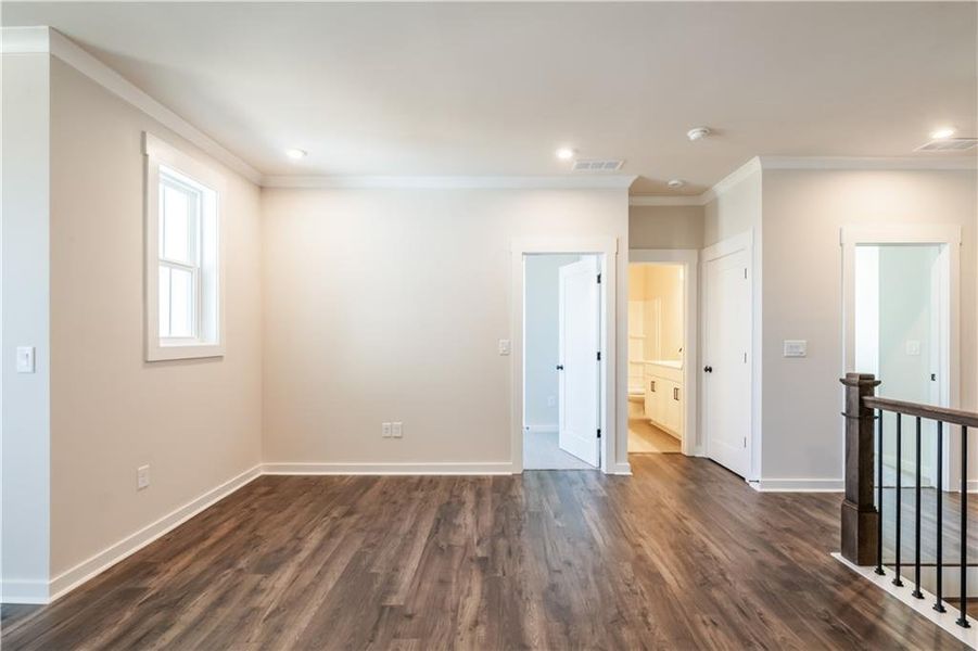 Spacious, unfurnished interior of a new home in Cambridge at Steels Bridge, Canton (Image 24).