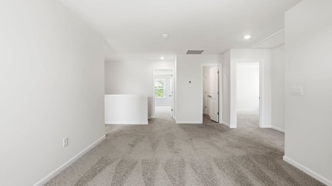 Spacious, unfurnished interior of a new home in Hunters Ridge, Woodruff (Image 29).