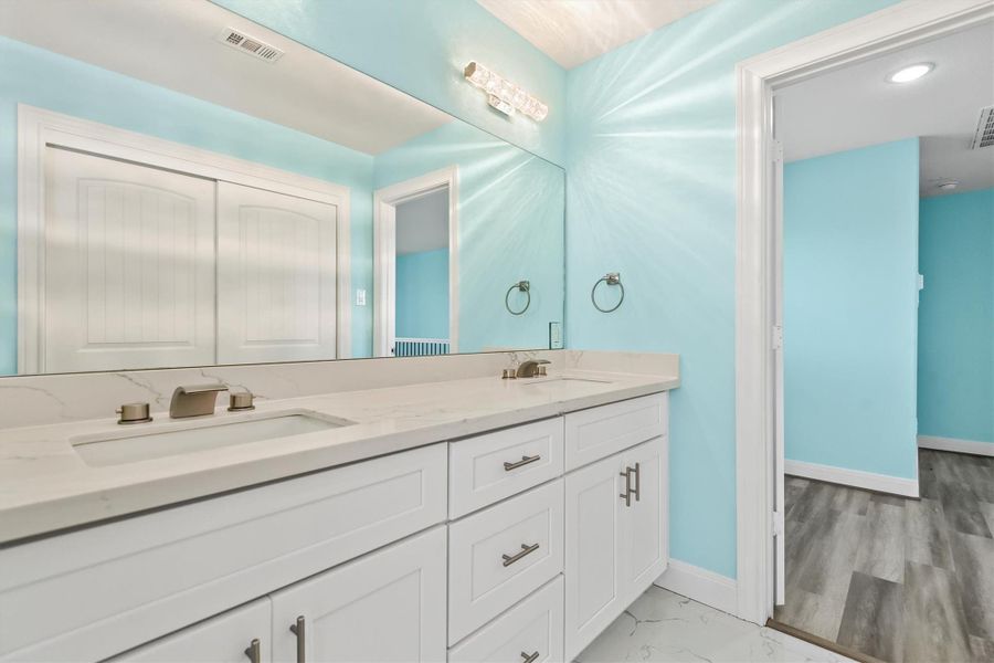 Furnished interior view inside a new home in , Galveston (Image 10).