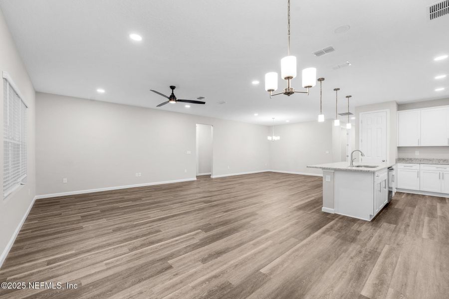 Spacious, unfurnished interior of a new home in , Jacksonville (Image 20).