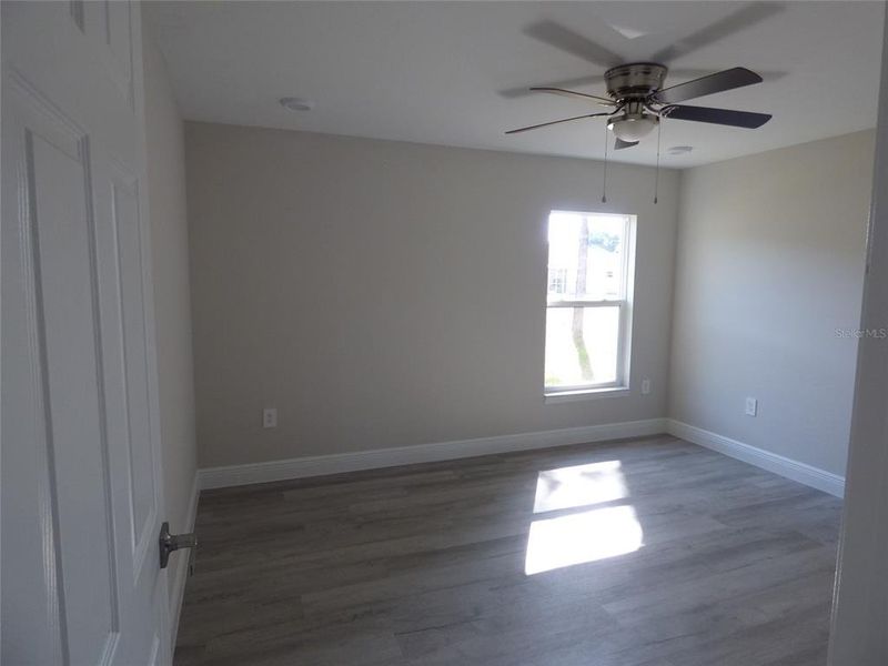 Spacious, unfurnished interior of a new home in , Citrus Springs (Image 12).