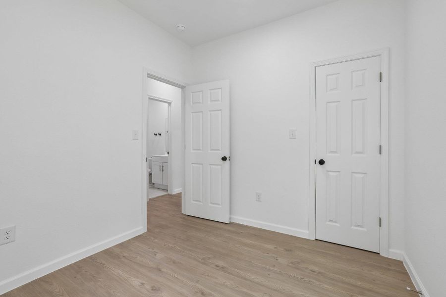 Spacious, unfurnished interior of a new home in , Bastrop (Image 30).