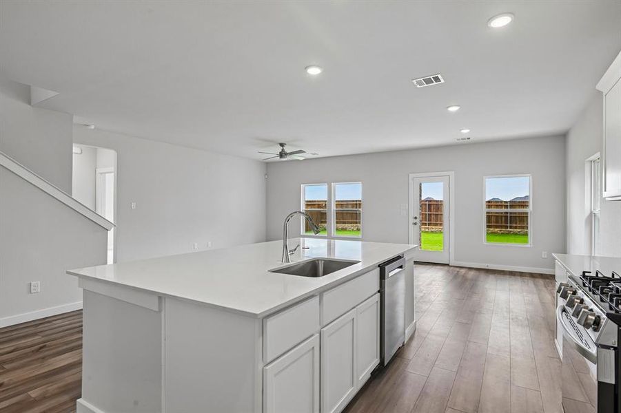 Furnished interior view inside a new home in Lone Oak, Alvarado (Image 11).