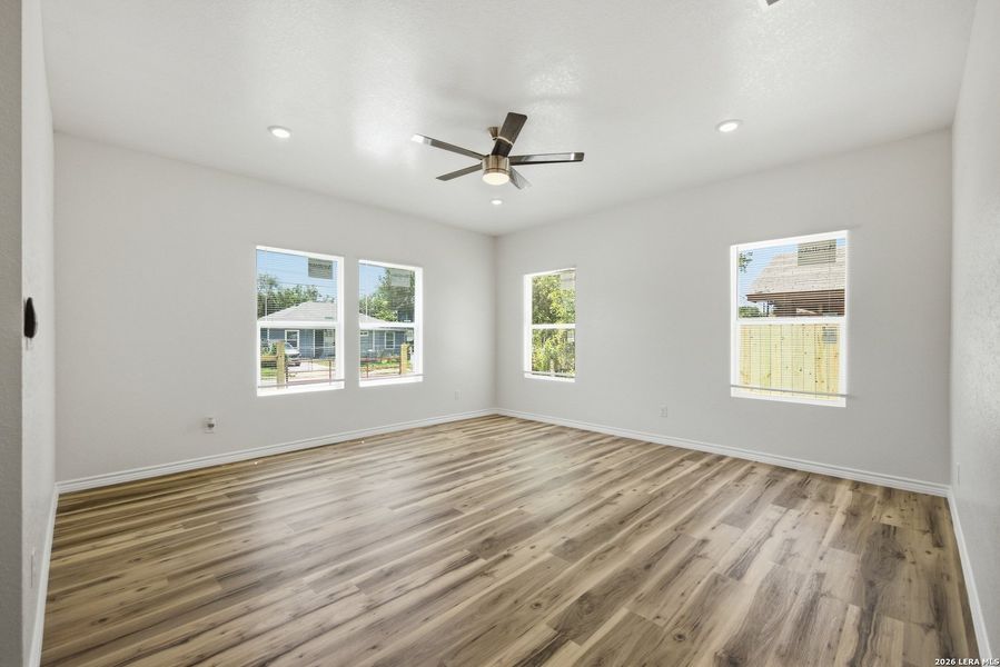 Spacious, unfurnished interior of a new home in , San Antonio (Image 21).