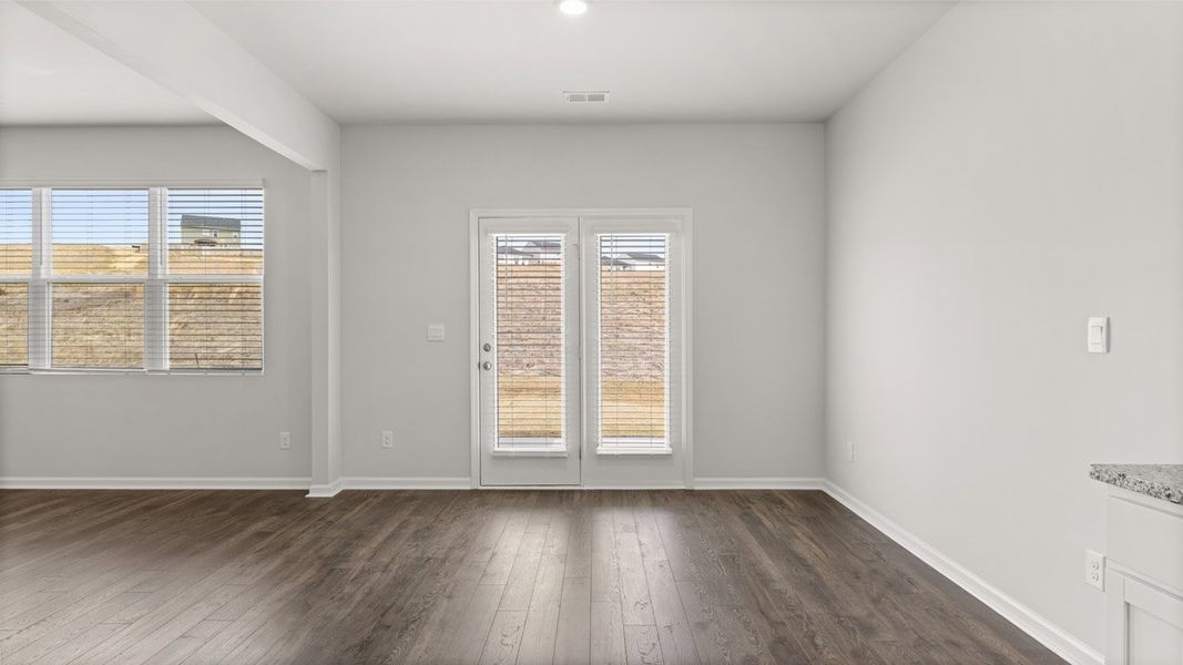 Spacious, unfurnished interior of a new home in The Abbey at Trolley Run Station, Aiken (Image 16).