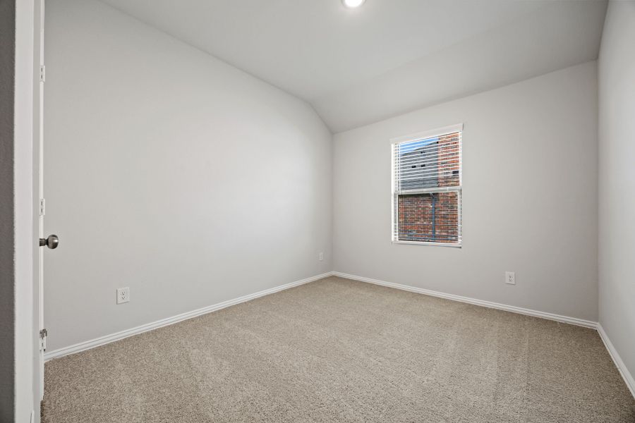 Spacious, unfurnished interior of a new home in Rolling Ridge, Van Alstyne (Image 17).