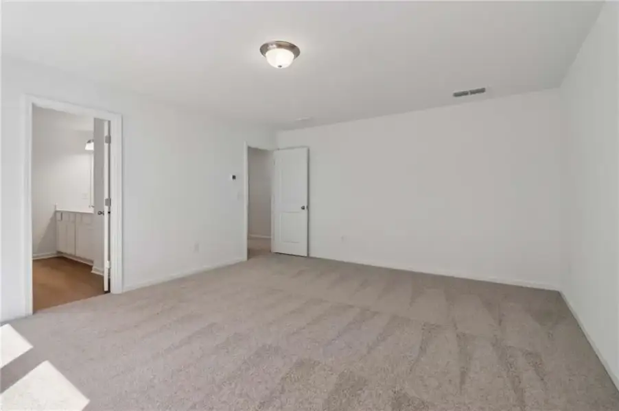 Spacious, unfurnished interior of a new home in Langston Reserve, Cartersville (Image 15).