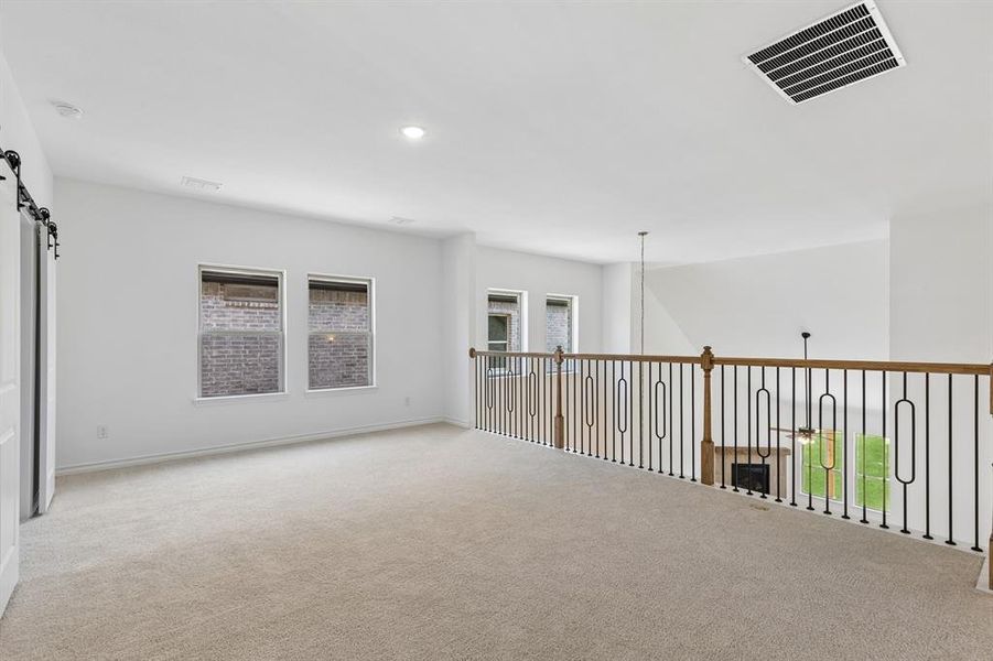 Spacious, unfurnished interior of a new home in Cambridge Manor, North Richland Hills (Image 23).