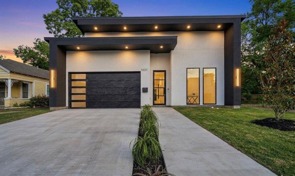 Front exterior of a new home in , Dallas, TX, highlighting curb appeal (Image 2). Front exterior of a new home in , Dallas, TX, highlighting curb appeal (Image 2).