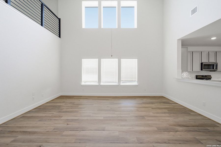 Spacious, unfurnished interior of a new home in , San Antonio (Image 24).